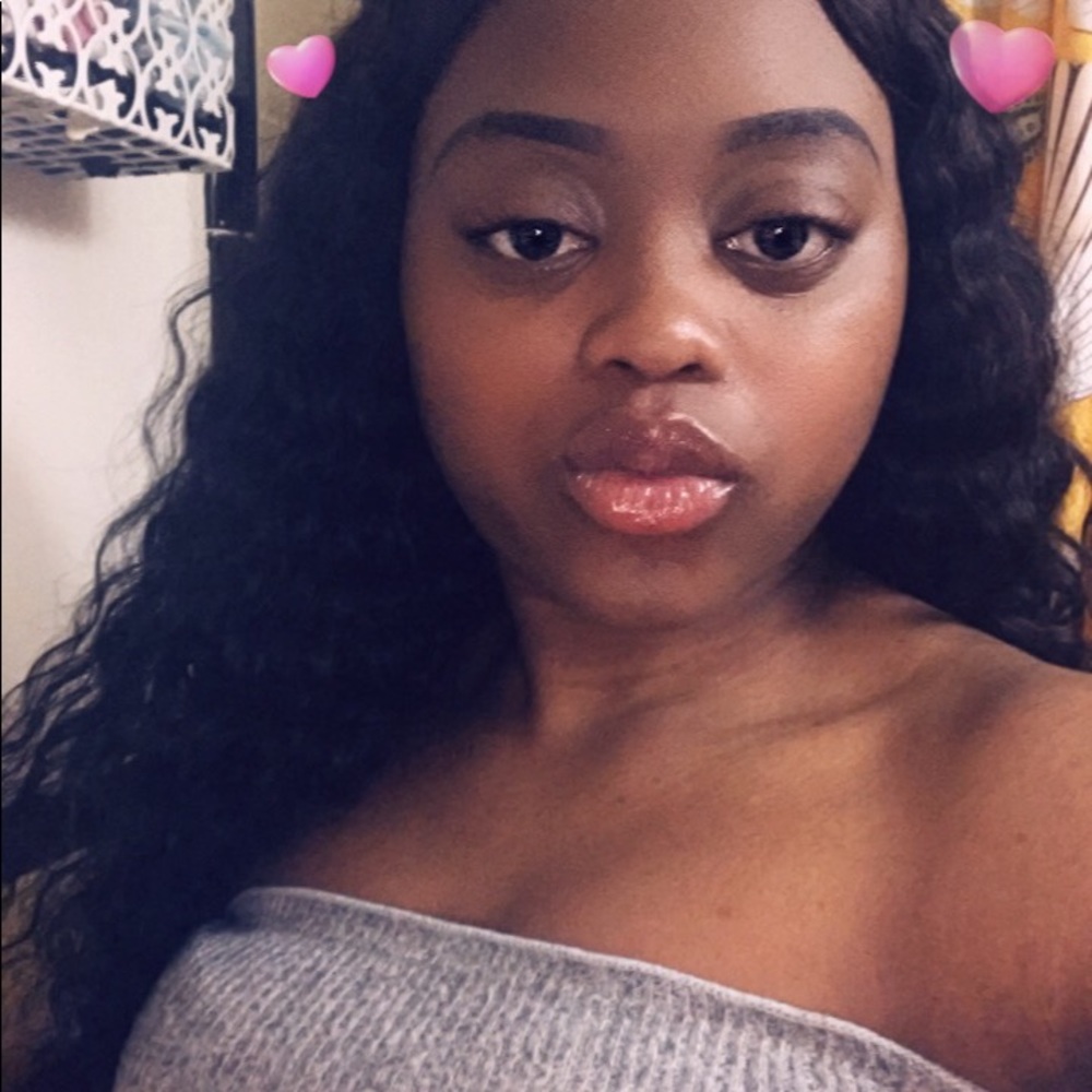 Meet your Posher, Ayanna